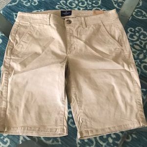 American Eagle Bermuda shorts stretch size 12